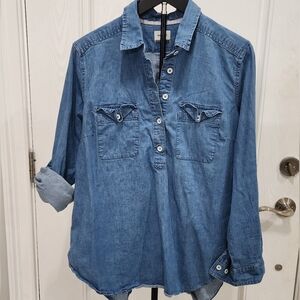 Casual Denim Button-Up Shirt. Size L.